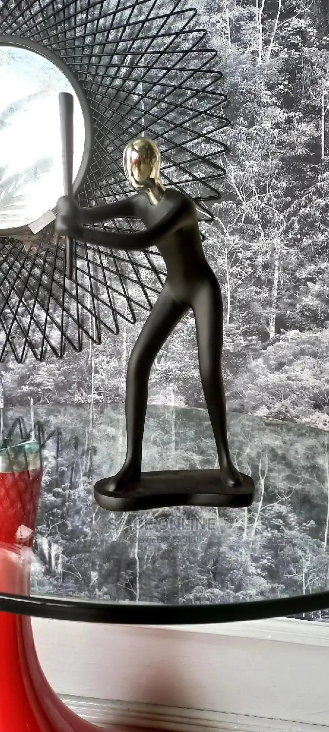 LU; Best Seller Figurine