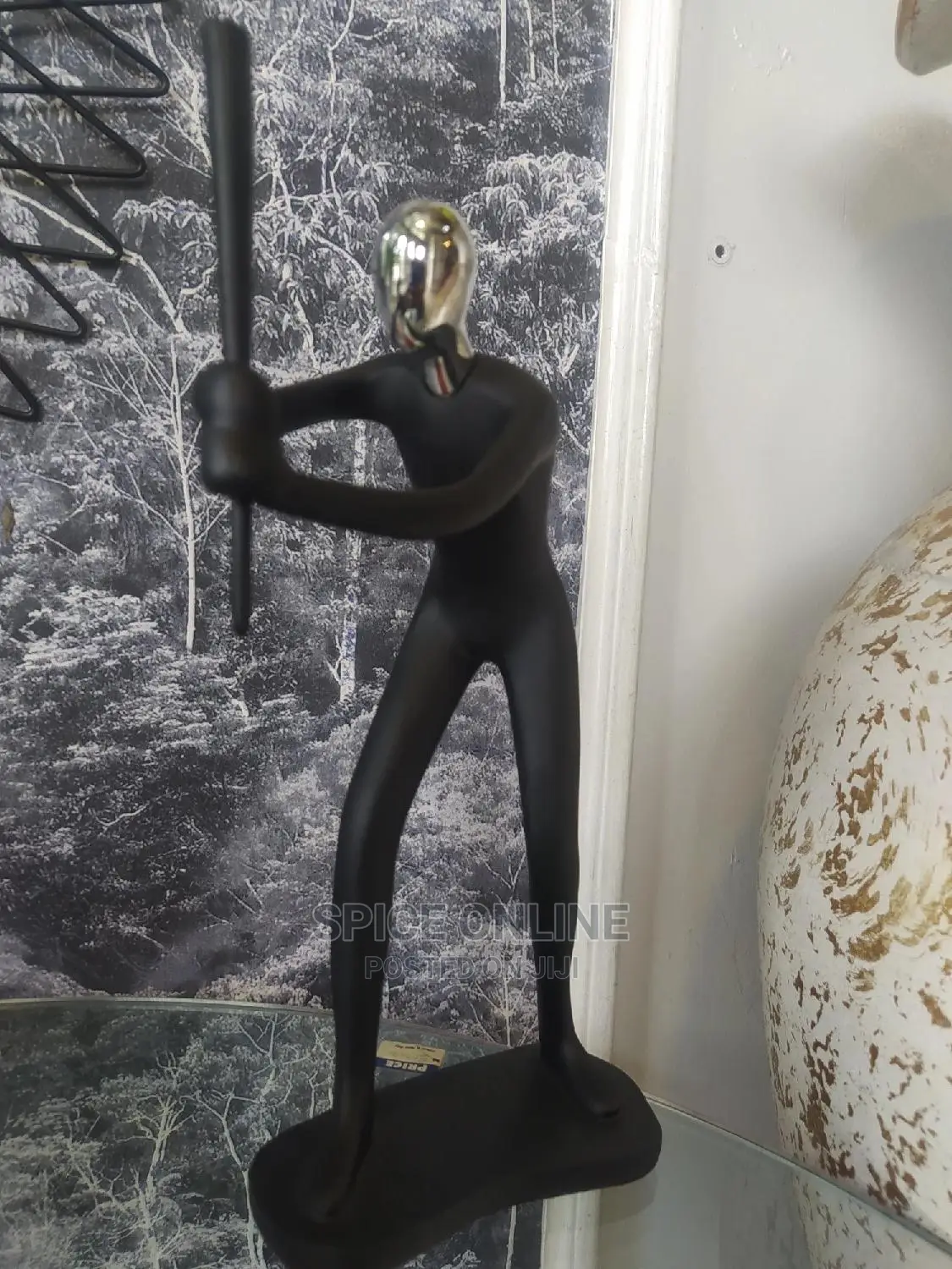 LU; Best Seller Figurine