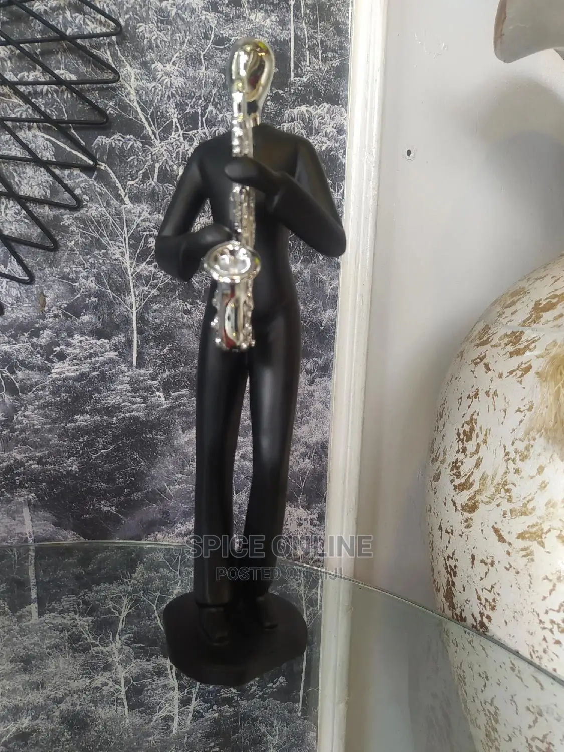 LU; Best Seller Figurine