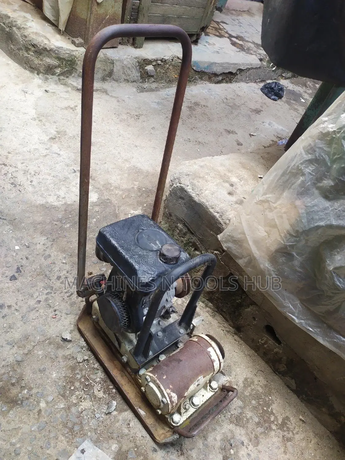 Robin C-60 Plate Compactor