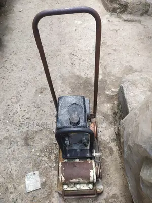 Robin C-60 Plate Compactor