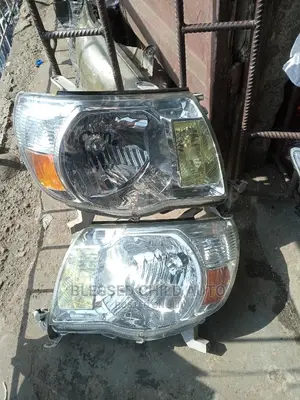 Headlamp Toyota Tacoma 2005