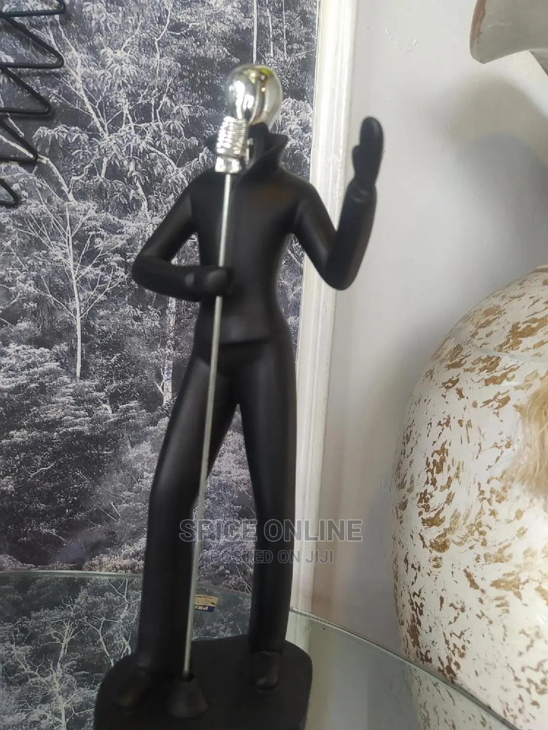 LU; Best Seller Figurine