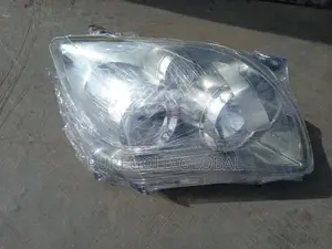 Toyota Avensis 2006 Model Headlamp