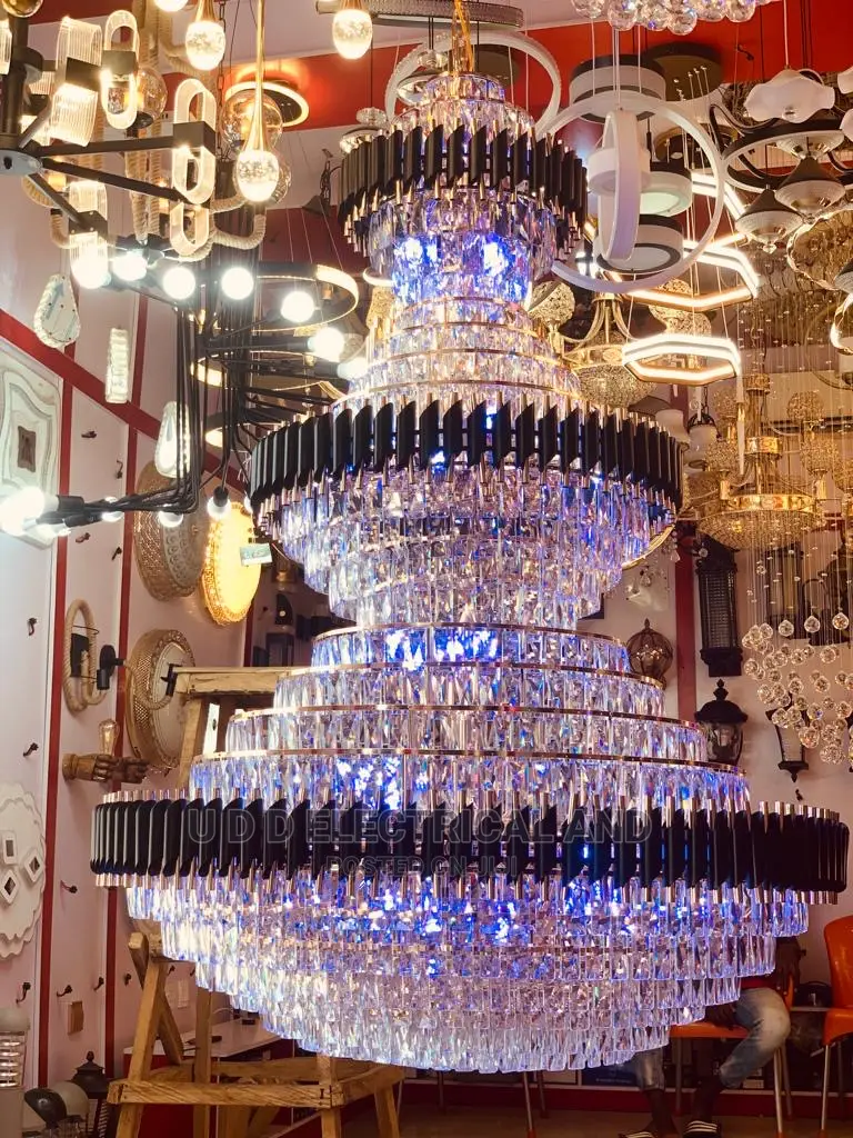 Crystal Chandelier By1200 Dubai Light Very Quality