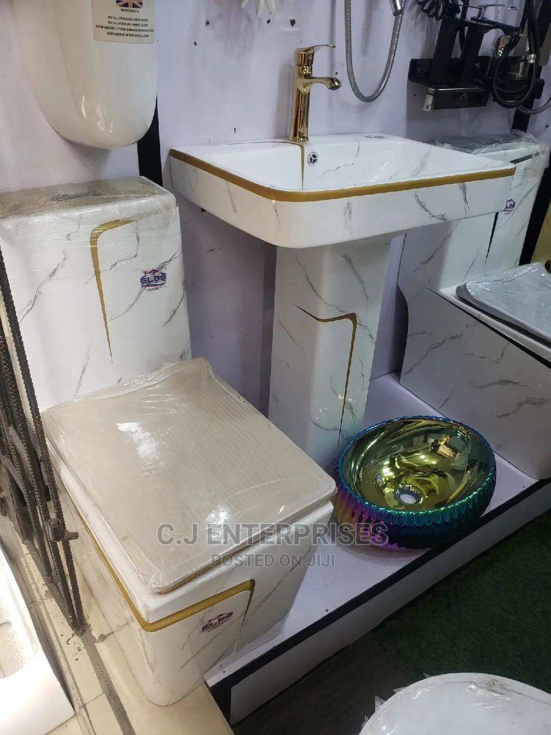 Water Closet Set
