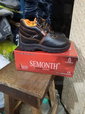 Sefety Boots Semonth