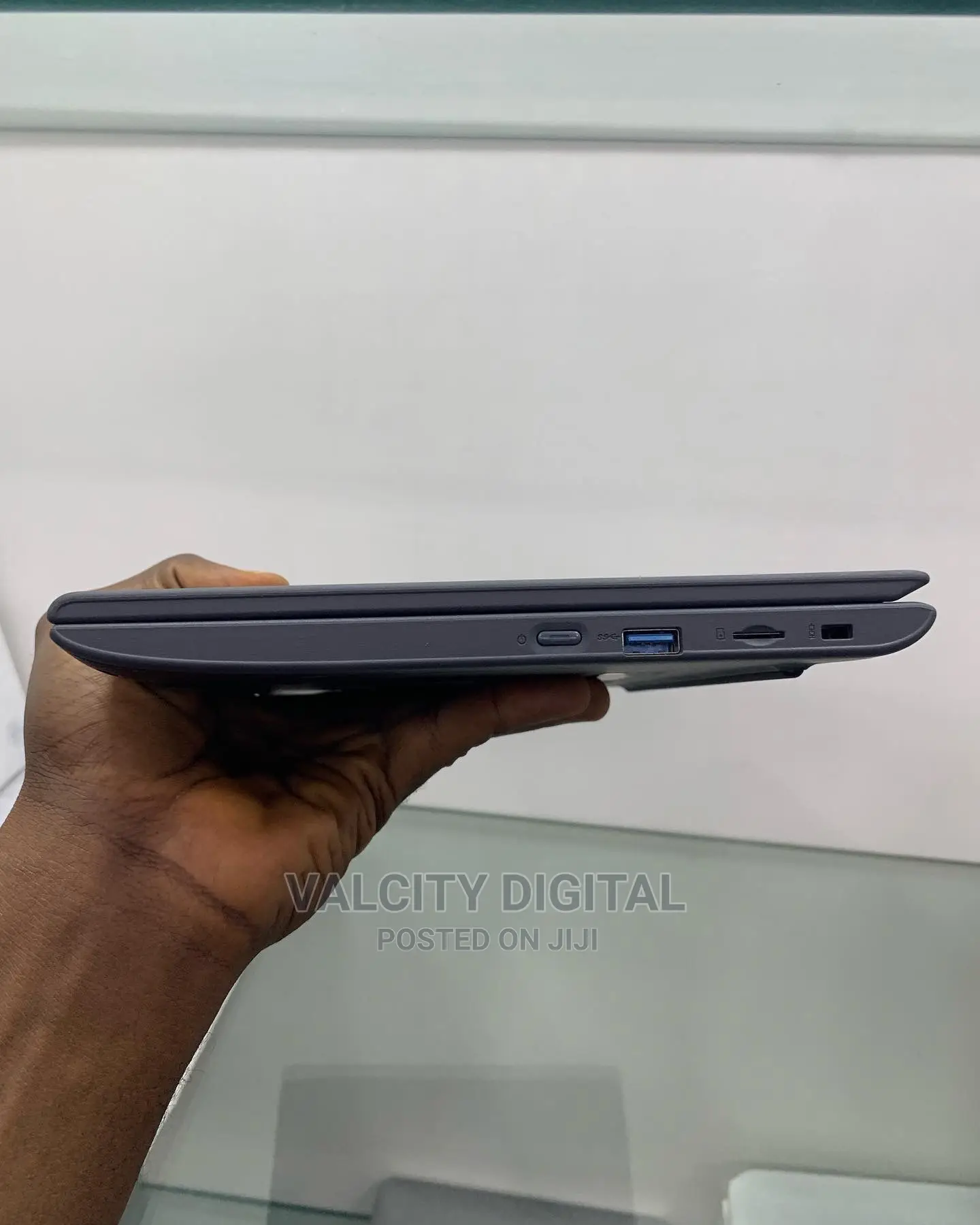 Laptop Lenovo 100e 4GB Intel SSD 60GB