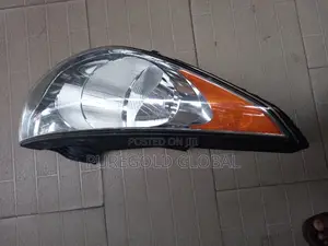Hyundai Tucson 2011 to 2013 Headlamp