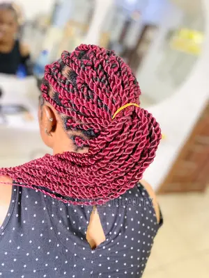 Comprehensive Hairdressing Training Includes Microlinks