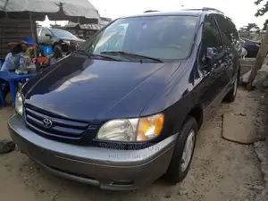 Toyota Sienna XLE 2002 Blue