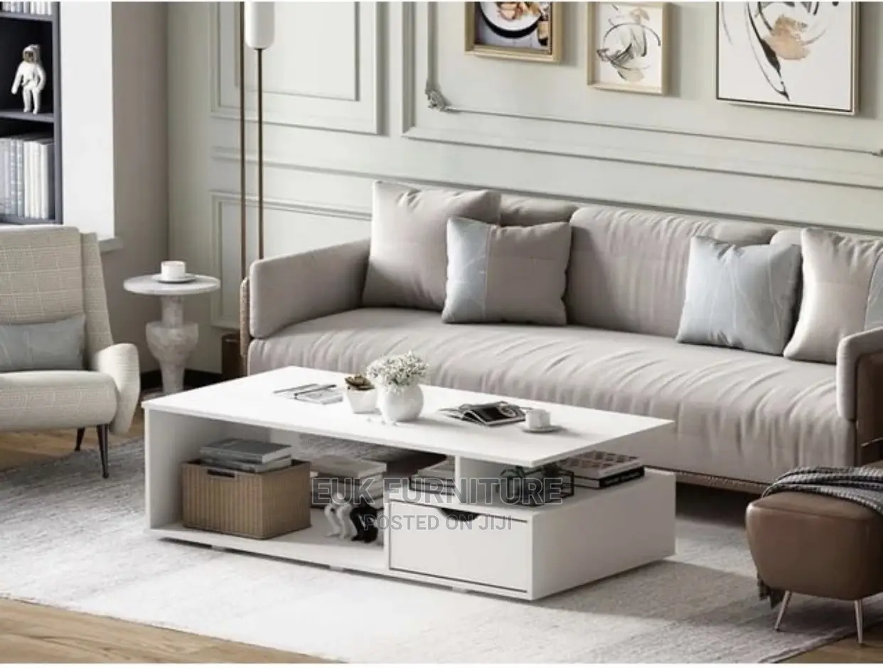 Beautiful Center Table ( Exactly as Seen)