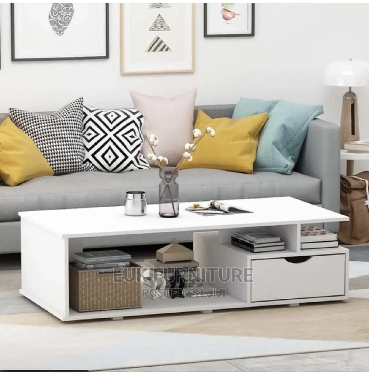 Beautiful Center Table ( Exactly as Seen)