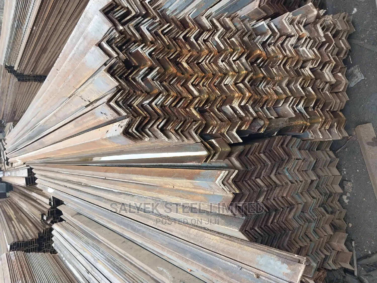 Equal Angle of Different Sizes