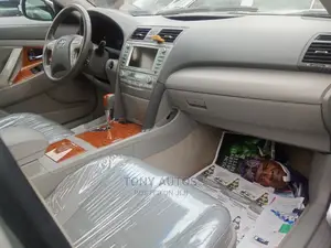 Toyota Camry 2010 Silver