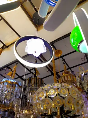 Eco, Quality Dropping Lights