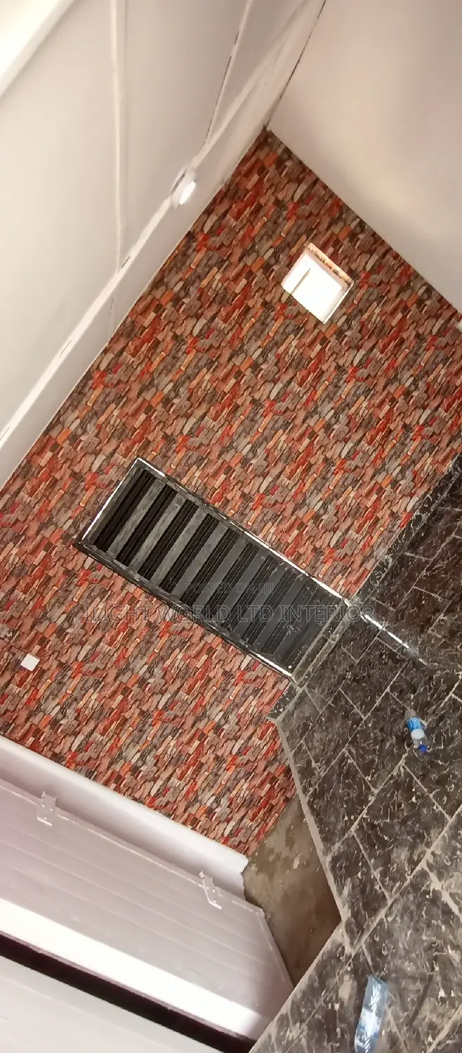 Highly Skilled Standard Wallpaper Installer.
