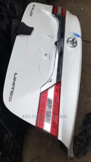 Back Boot Toyota Avalon 2017