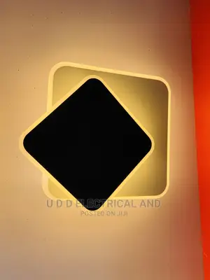 Dubai L E D Wall Bracket Light Very Bright and Quality