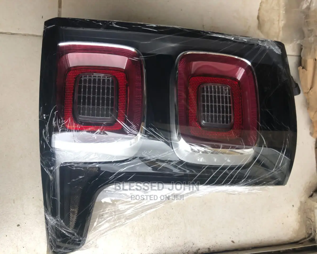 Range Rover Vogue 2019 Back Light