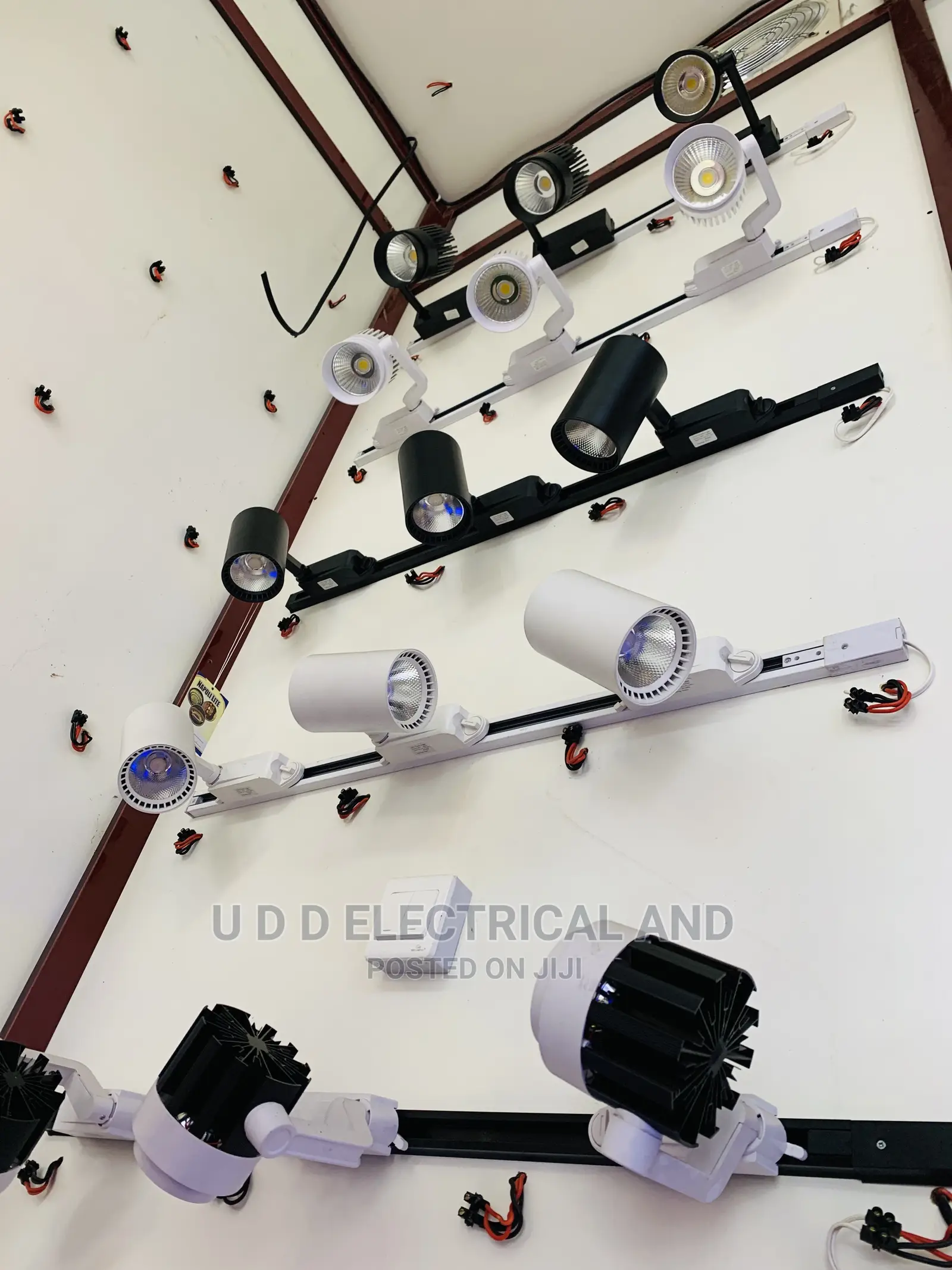 Magnificent Track Lights 3in1 Verybright and Quality