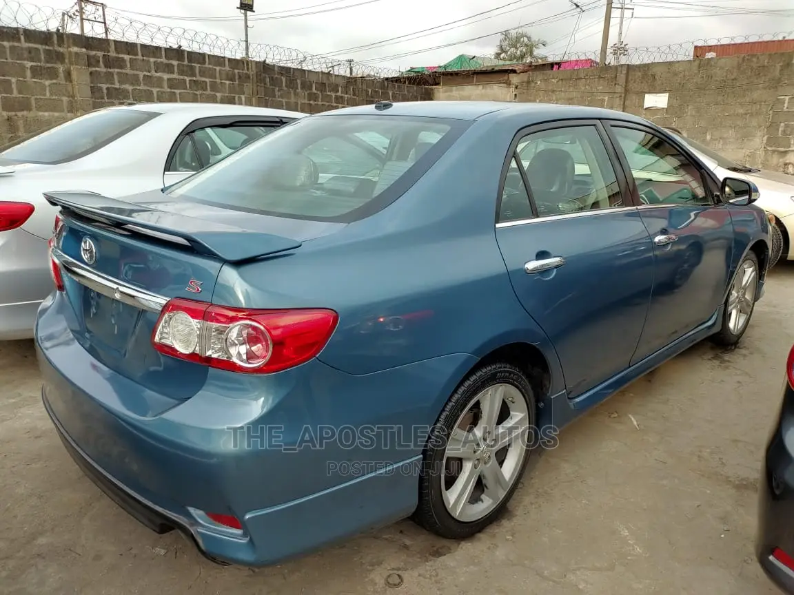 Toyota Corolla 2013 Blue