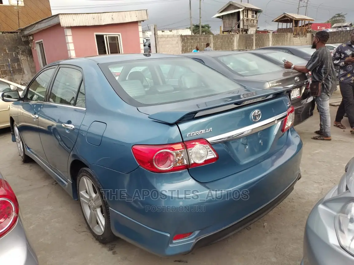 Toyota Corolla 2013 Blue