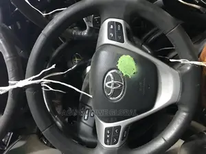 Toyota Avensis 2010 Steering Wheel and Airbag