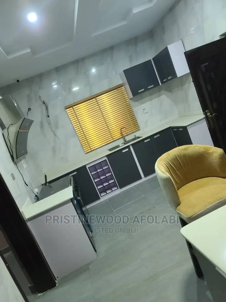 Pristine Wood Design Kitchen