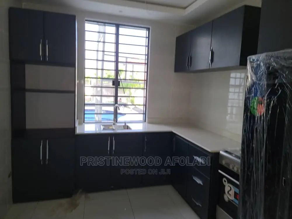 Pristine Wood Design Kitchen