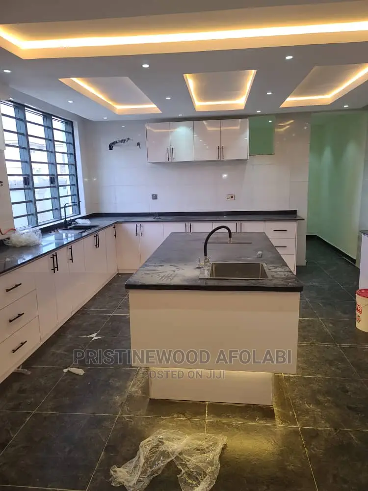 Pristine Wood Design Kitchen