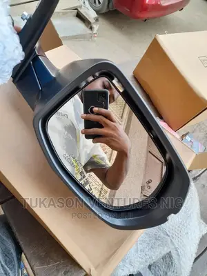 Side Mirror 2018 Honda Accord With Sensor on the Screen