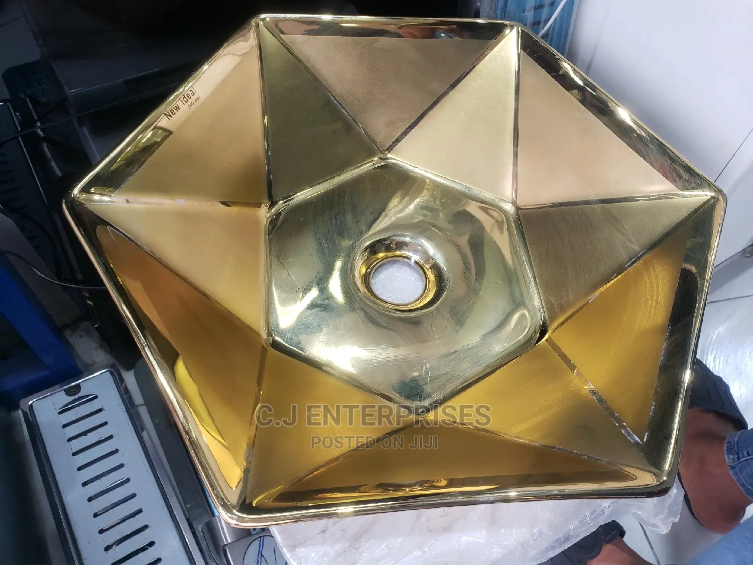 Diamond Shaped Cabinet Basin