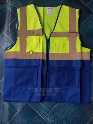 Quality Reflective Vest With Zip And Pockets
