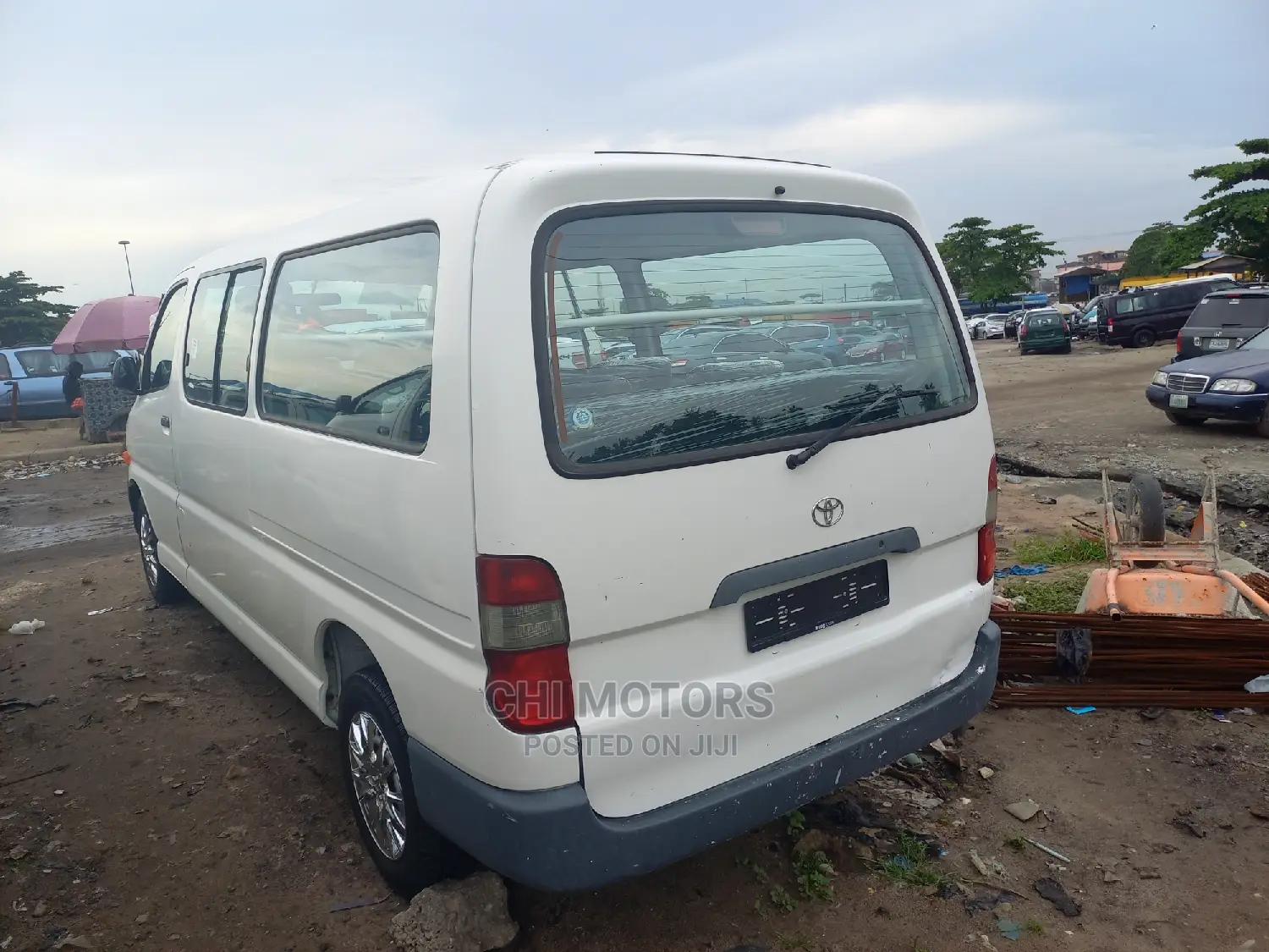 Toyota HiAce 2004 White