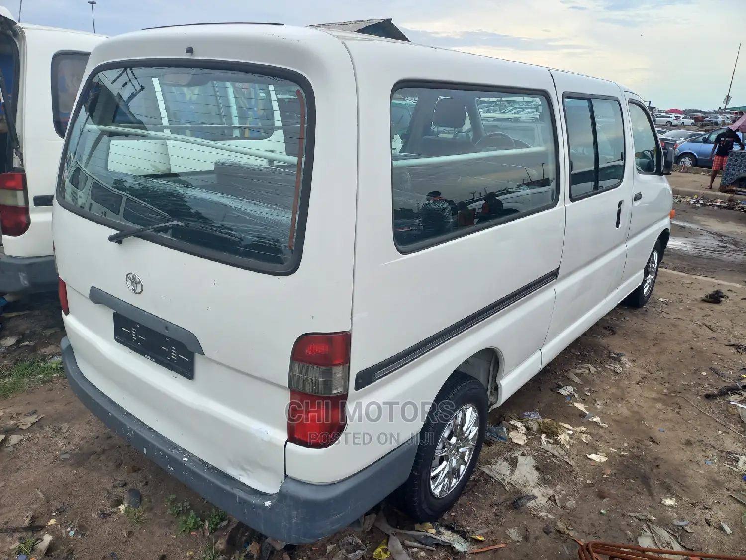 Toyota HiAce 2004 White