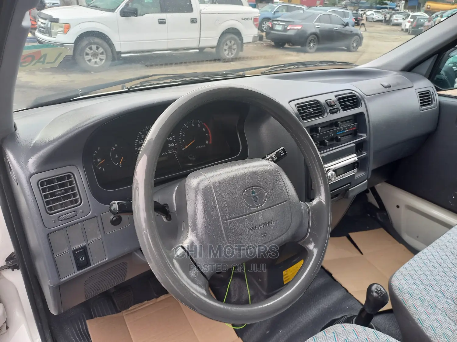 Toyota HiAce 2004 White