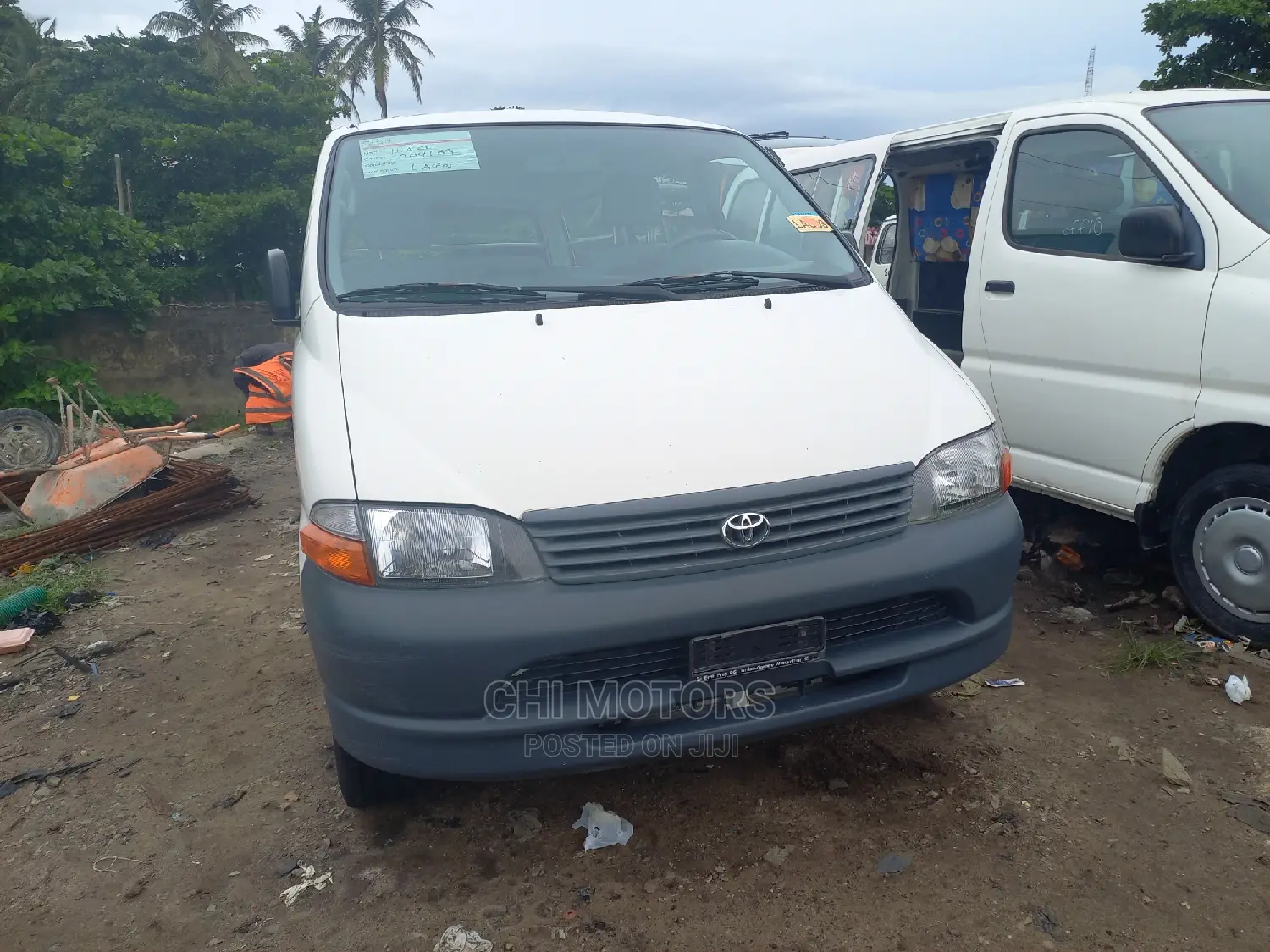 Toyota HiAce 2004 White