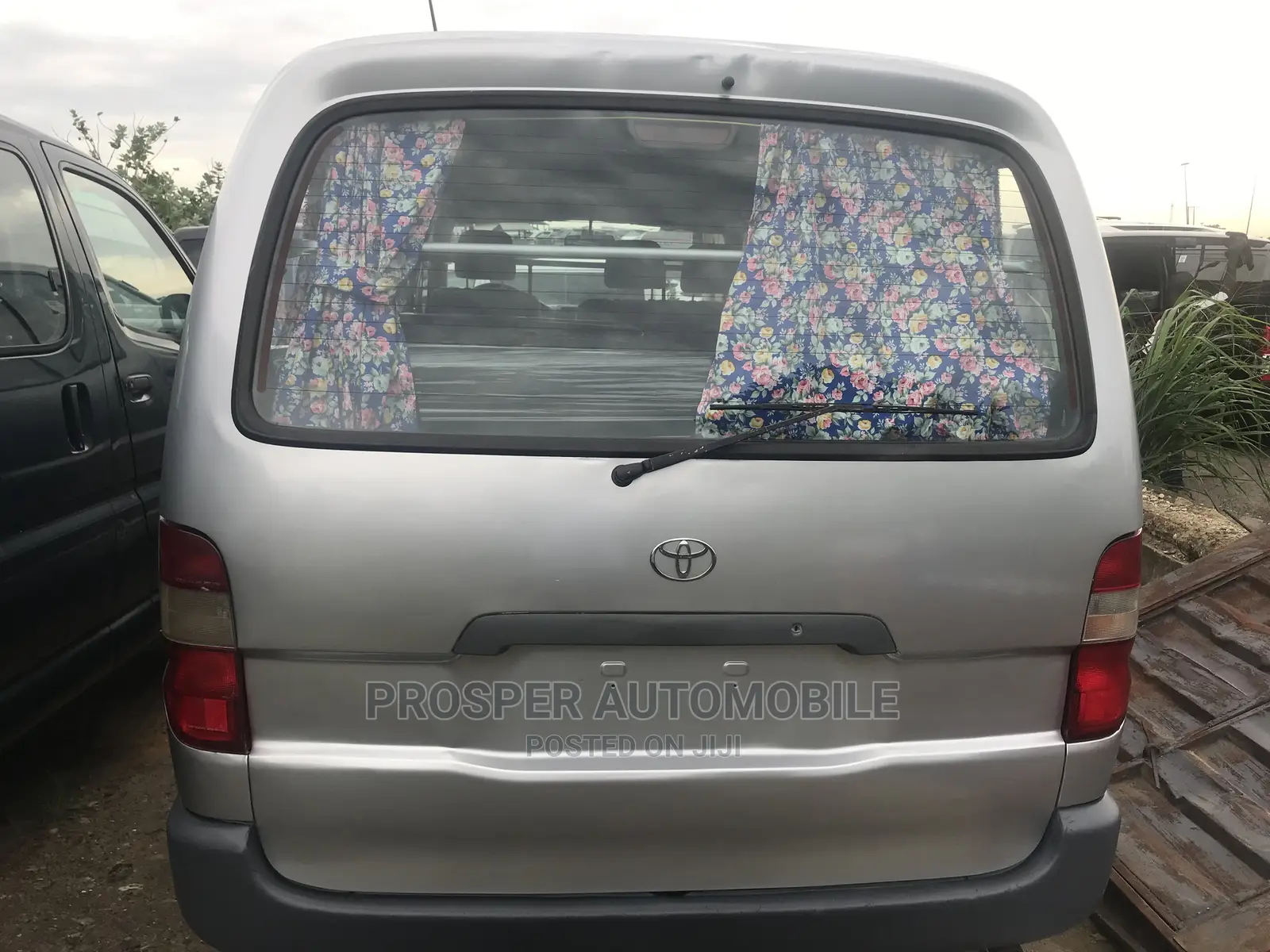 Toyota HiAce 2004 Silver