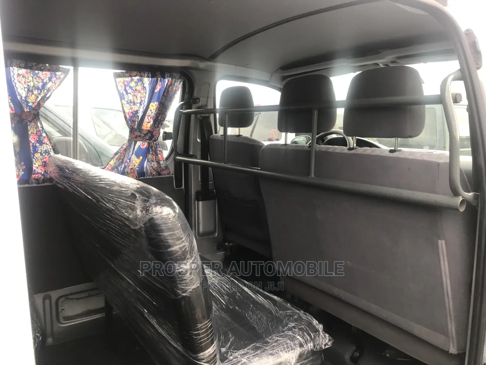 Toyota HiAce 2004 Silver