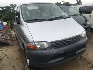 Toyota HiAce 2004 Silver