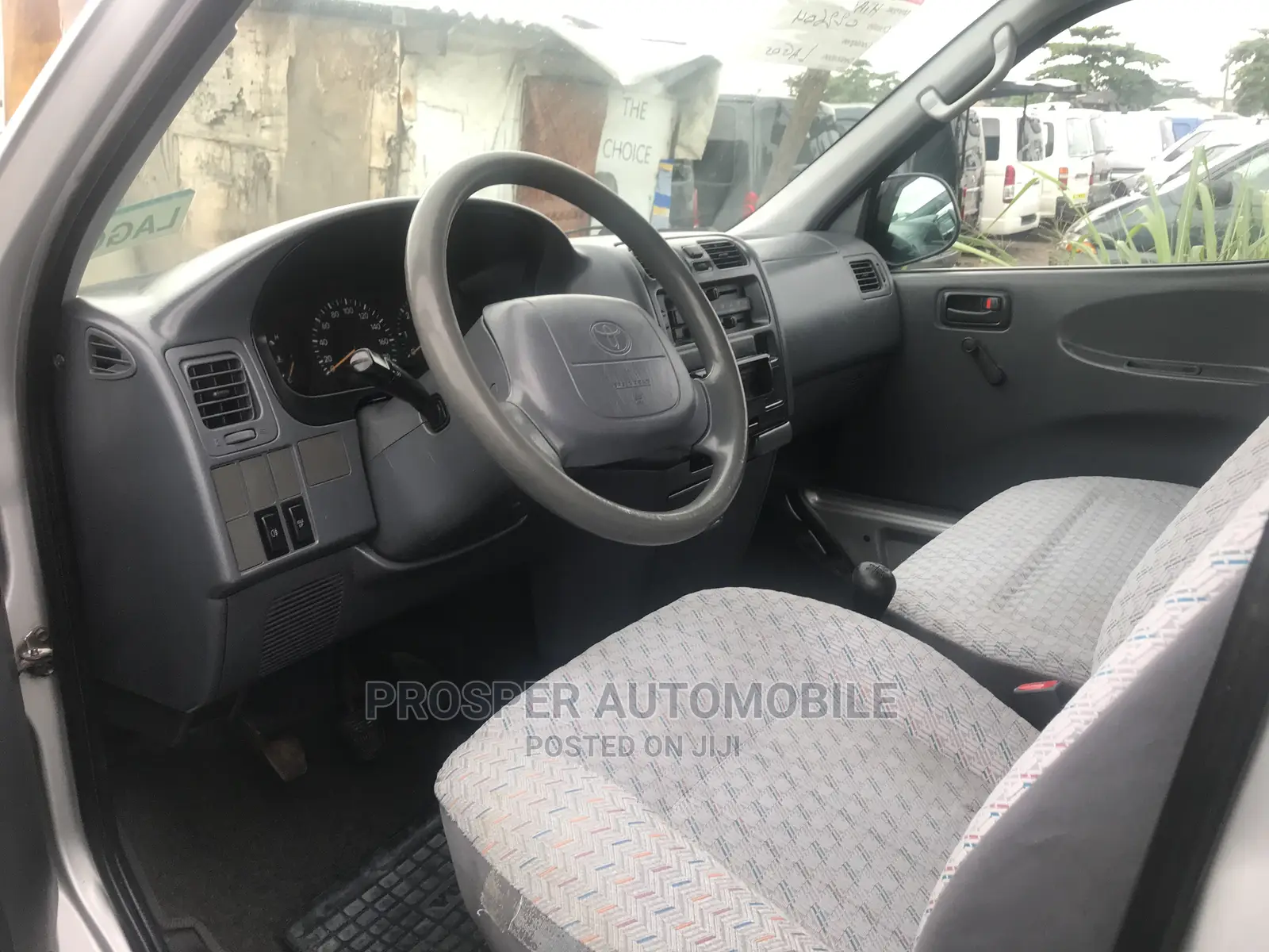 Toyota HiAce 2004 Silver
