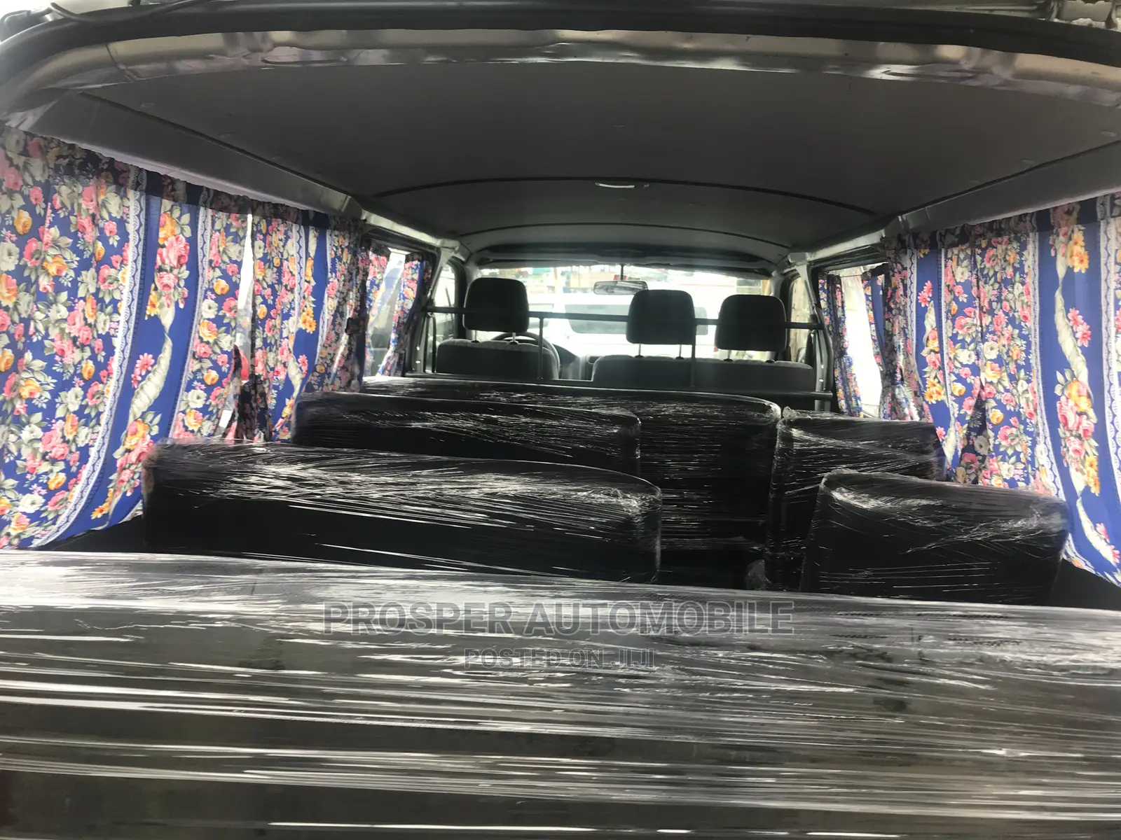 Toyota HiAce 2004 Silver