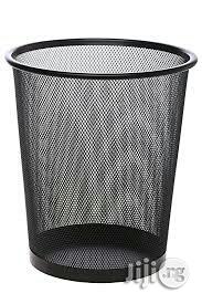 Middium Wire Dust Bin