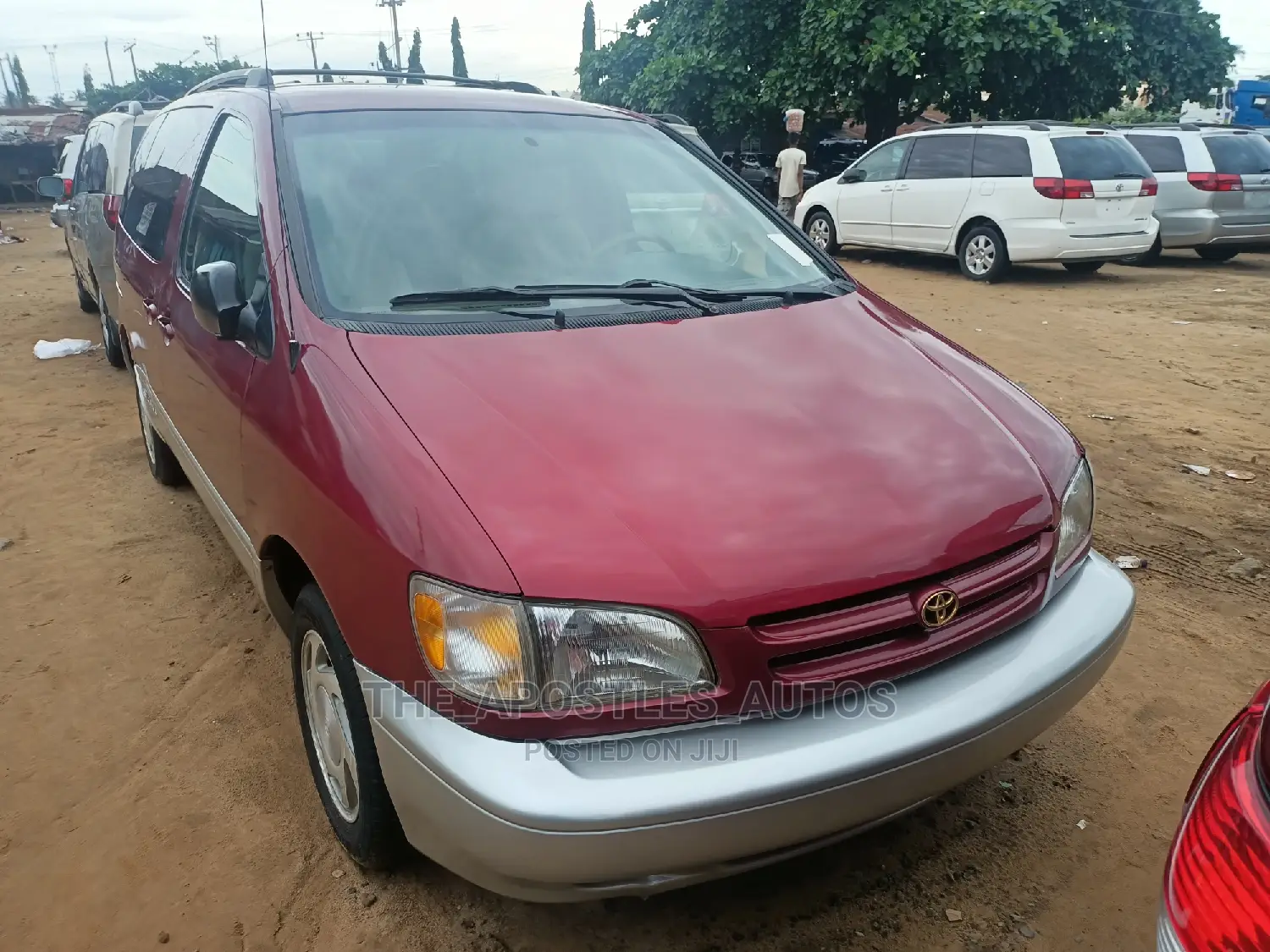 Toyota Sienna XLE & 1 hatch 2000 Red