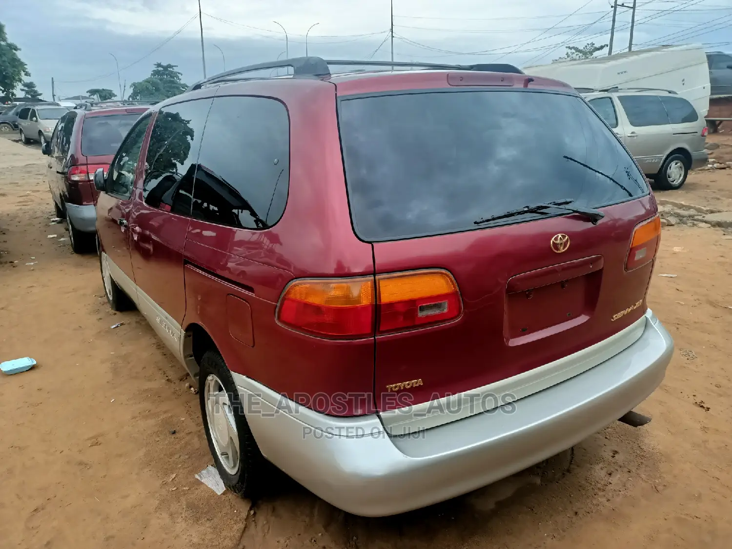 Toyota Sienna XLE & 1 hatch 2000 Red