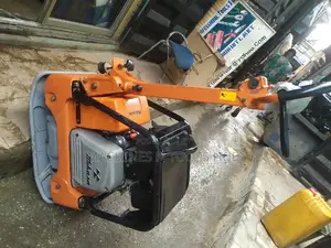 Mikasa Reversible C-160 Plate Compactor