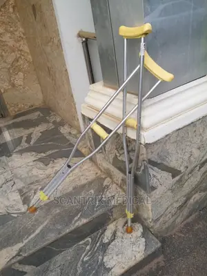 Simple to Use Medical Under Arm Crutches