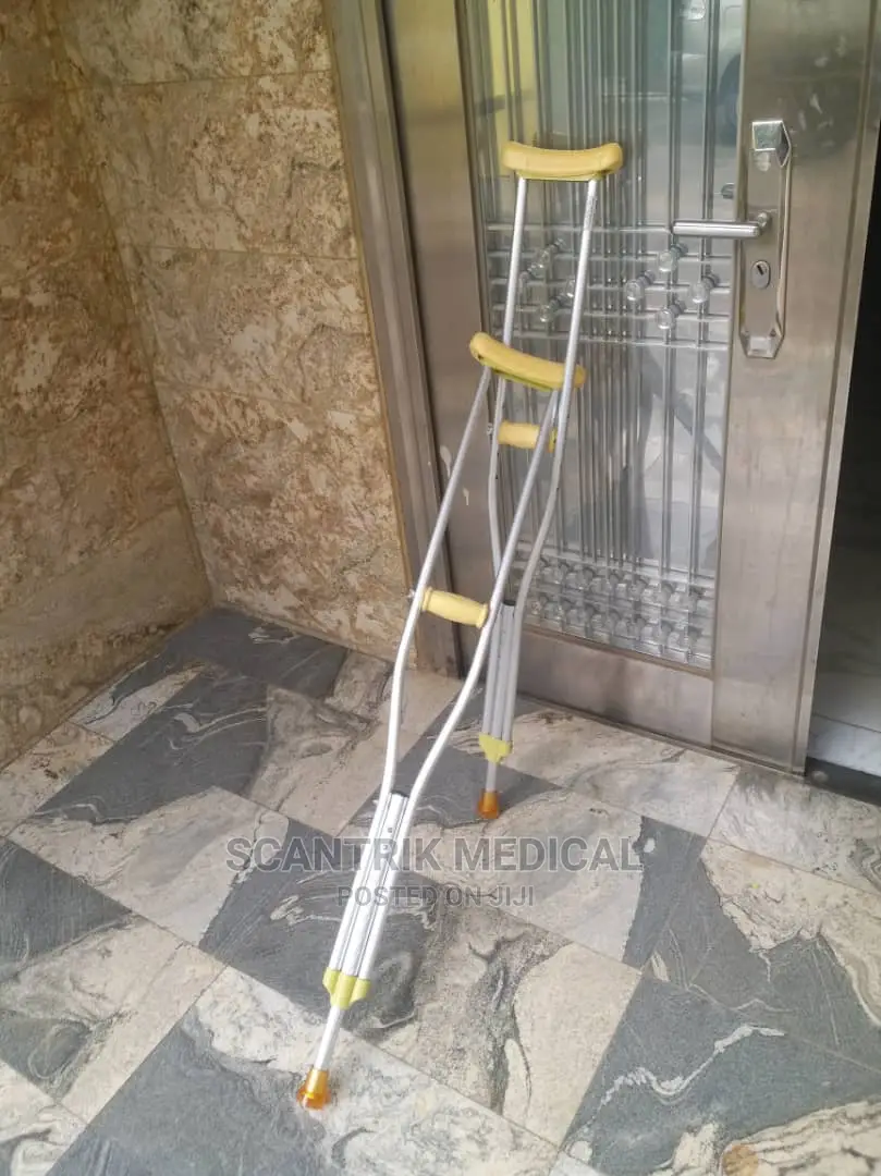 Fracture and Dislocation Under Arm Crutches