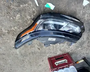 Range Rover Vogue 2014 Headlight